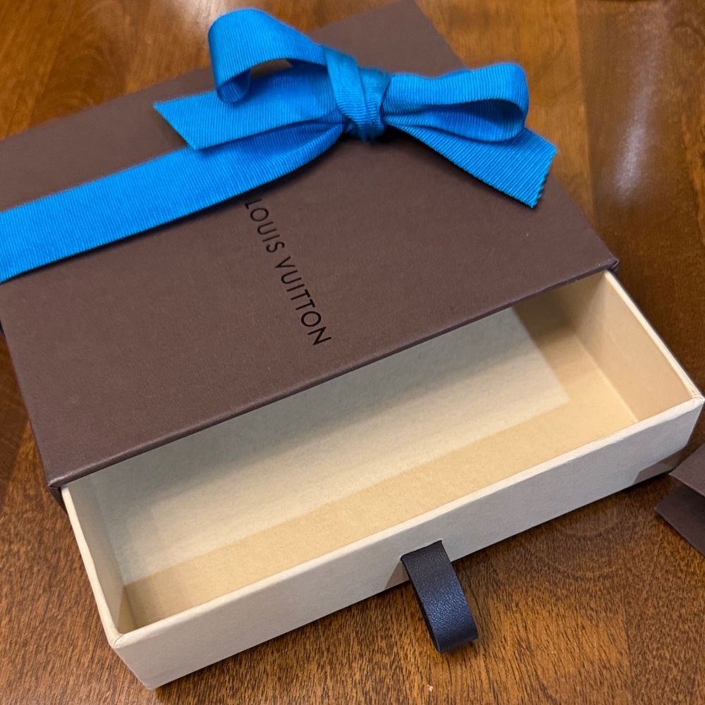 Louis Vuitton Slide open Box with Blue Blue Bow, Cloth Pouch & Receipt Card❤️ - Picture 3 of 6
